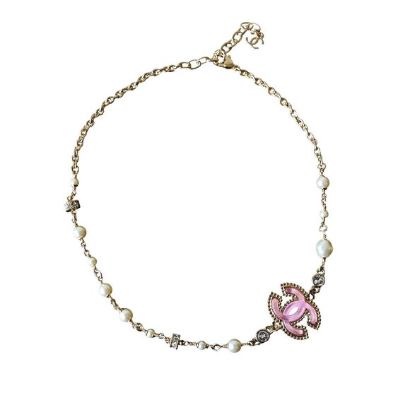 Chanel 24P Crystal Strass Resin CC With Pearl Necklace Pink Gold White - Picture 1 of 2
